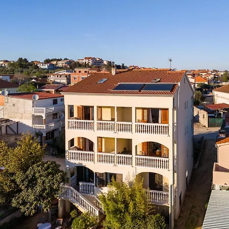 Apartment Sima *