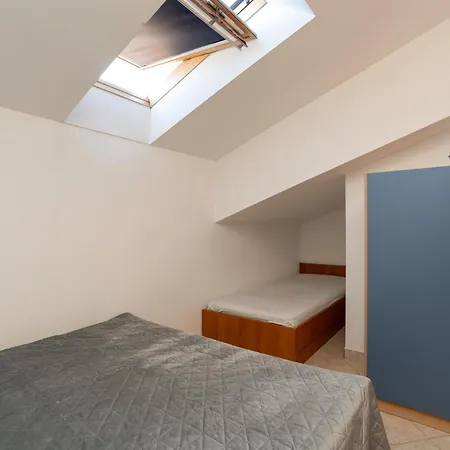 Sima Apartment *