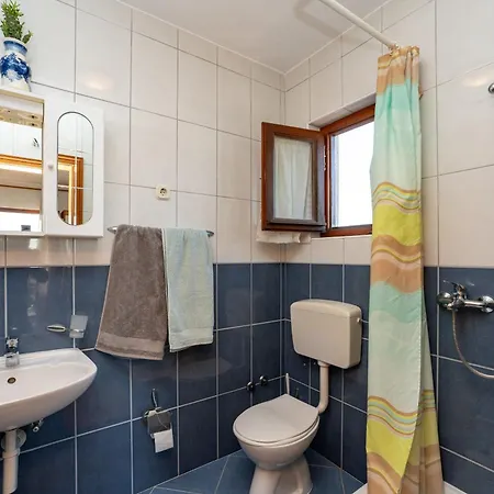 Sima Apartment