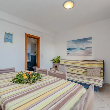 Apartment Sima *