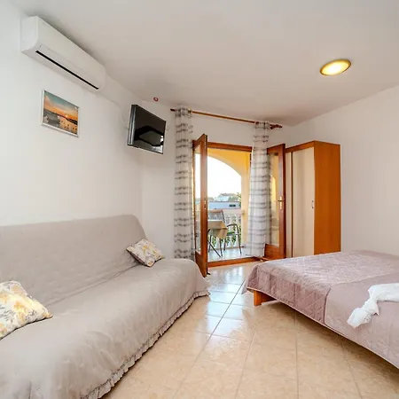Sima Apartment