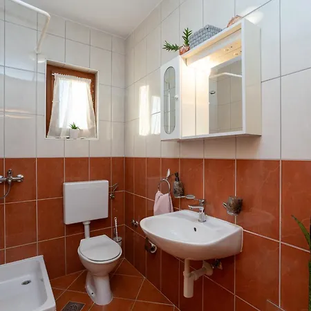 Sima Apartment