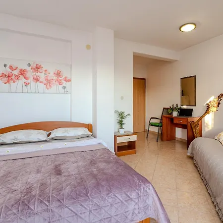 Sima Apartment *