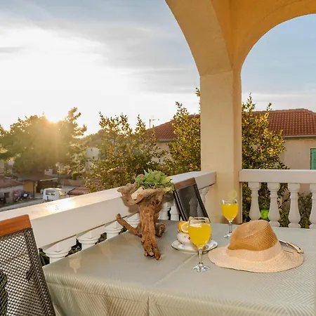Apartment Sima Pakostane