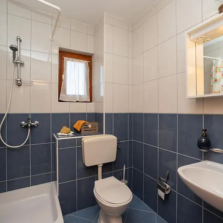 Sima Apartment *