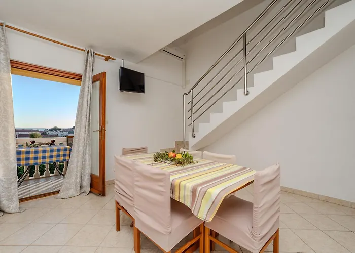 شقة Sima باكوشتاني